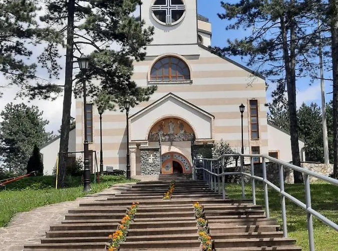 Zlatni Vrh زلاتيبور